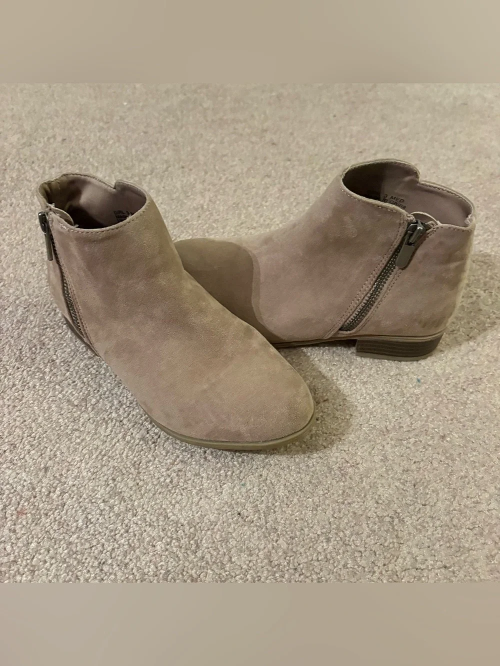 Sonoma girls 3 medium Suede Boots in Taupe